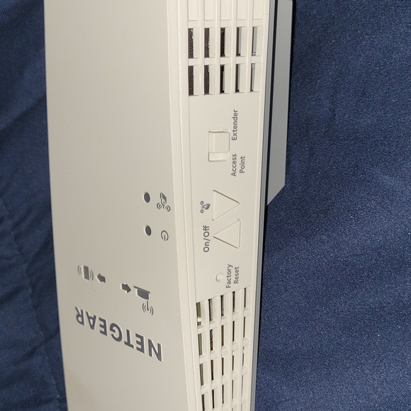 Netgear - nighthawk wifi extender - model EX7300v2 - Picture 2 of 3